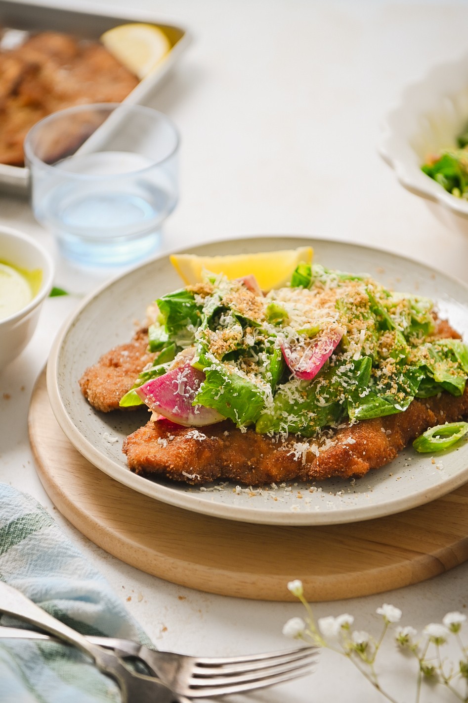 Crispy Scallopini Caesar background image